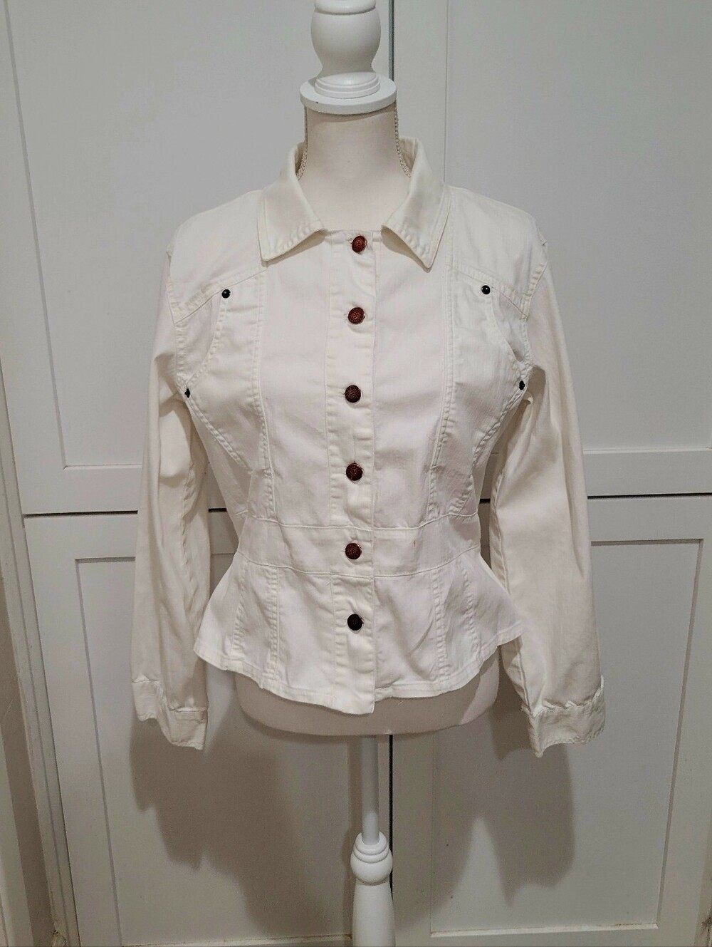 Bill Blass Jeanswear White Stretch Denim Jacket | Size Small